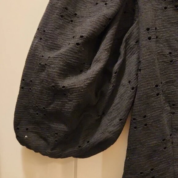 H&M Black Eyelet Puff Sleeve top - XS - Picture 7 of 11